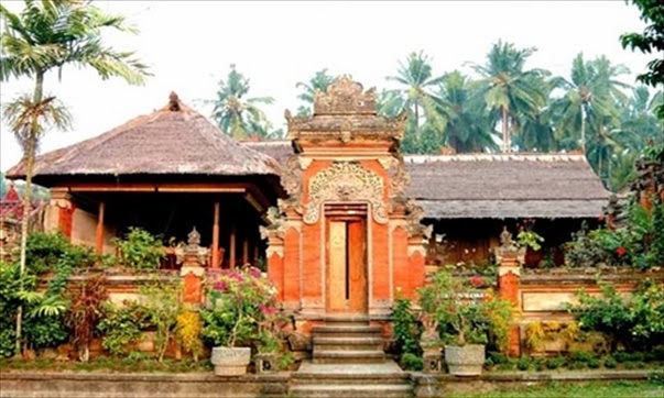 Eksterior Rumah Adat Bali